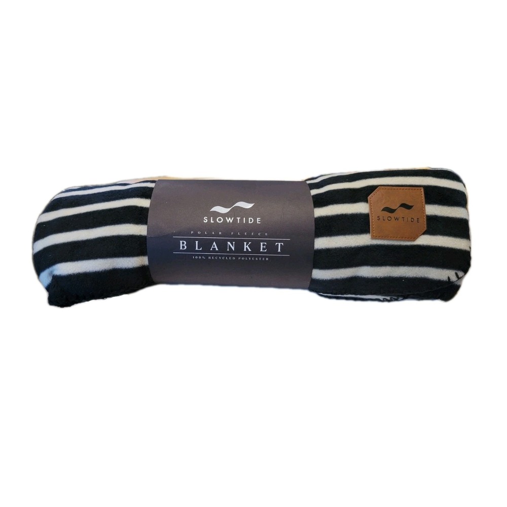100% Recycled Materials Slowtide Fleece Blanket Black White Aztec 50x66 NWT